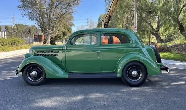 Ford-Deluxe-Tudor-1936-Coupe-4