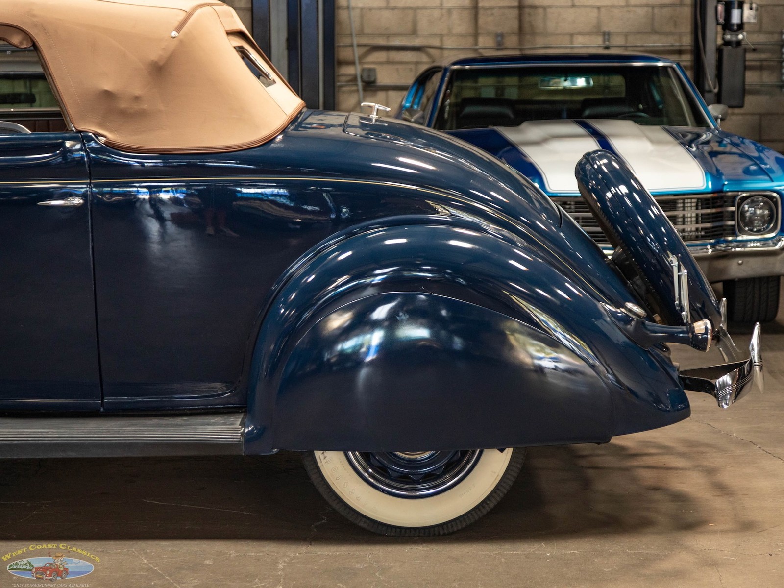 Ford-Deluxe-V8-2-Passenger-Cabriolet-1936-2-Door-Convertible-3