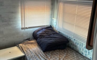 Ford-E-Series-Van-1988-13