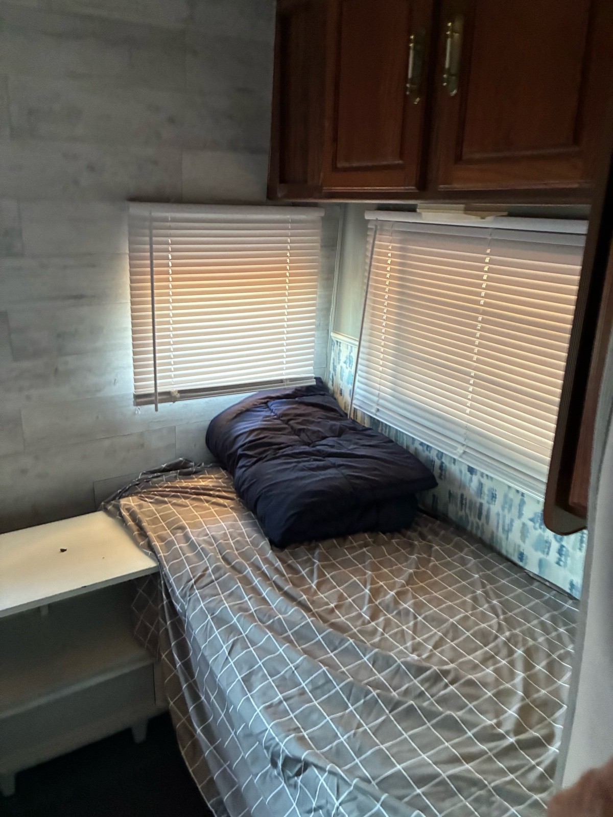 Ford-E-Series-Van-1988-13