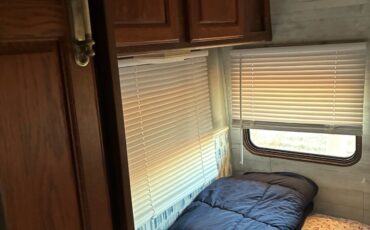 Ford-E-Series-Van-1988-16