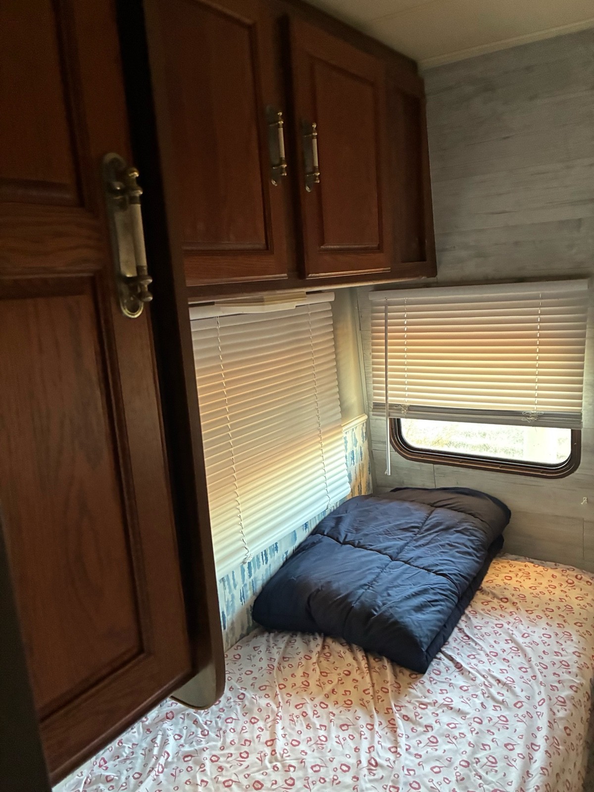 Ford-E-Series-Van-1988-16