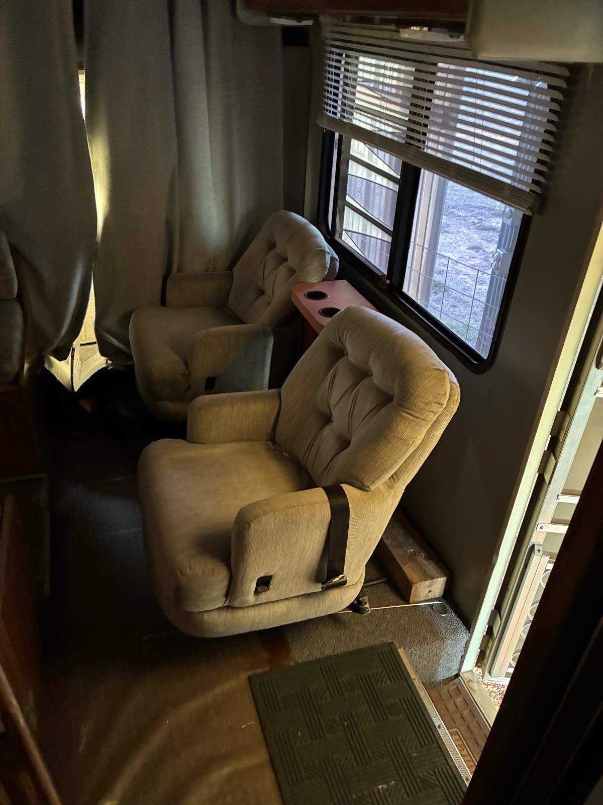 Ford-E-Series-Van-1988-19