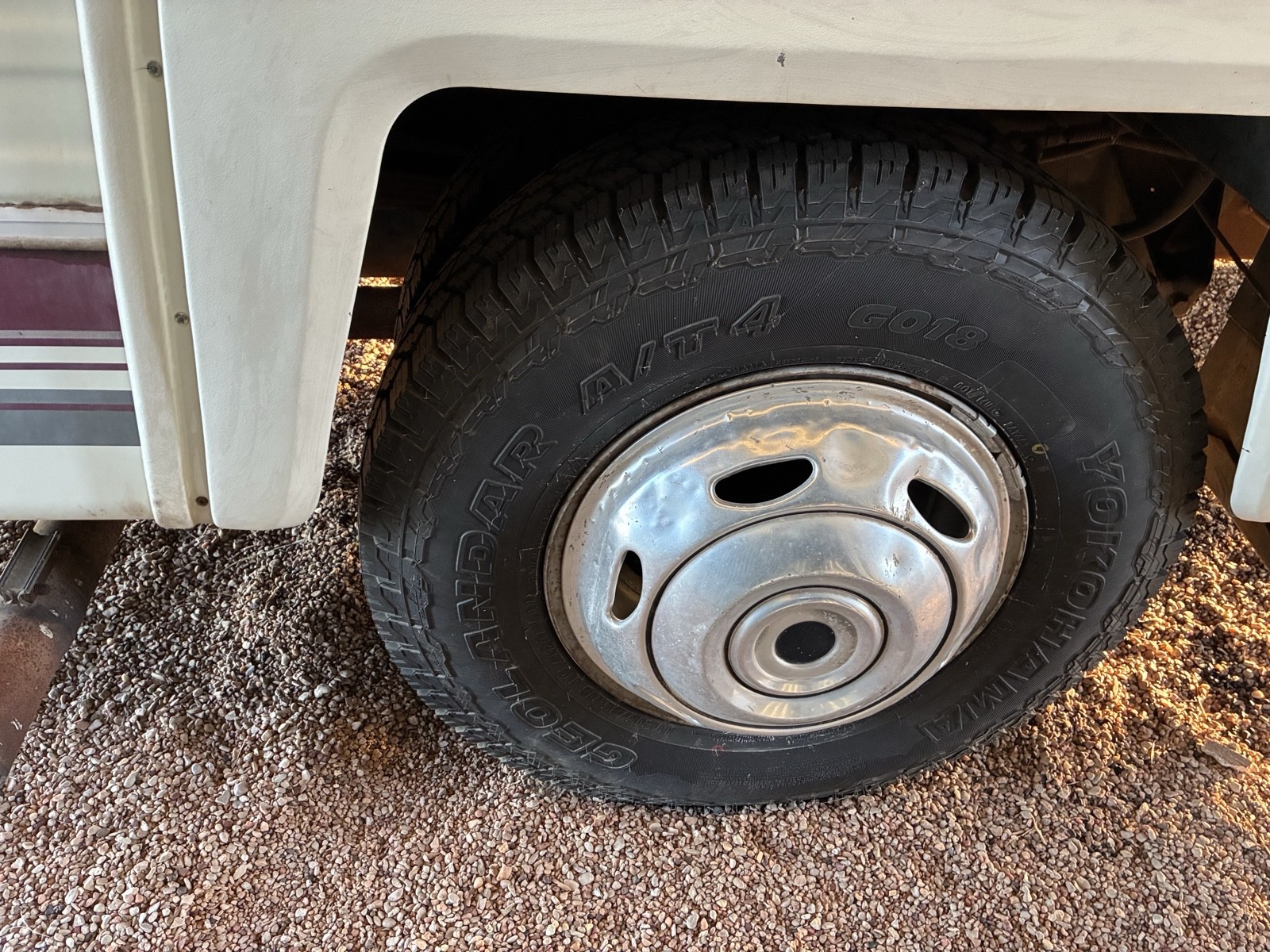 Ford-E-Series-Van-1988-5