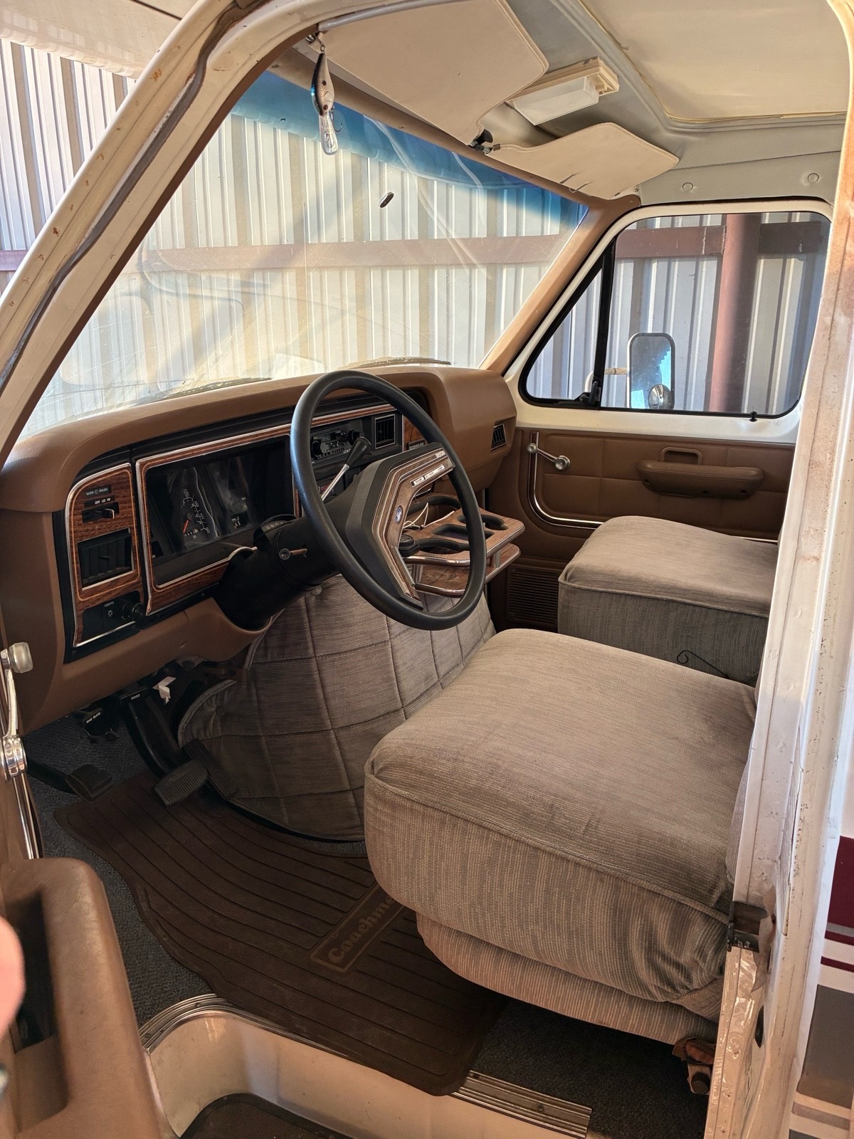 Ford-E-Series-Van-1988-8