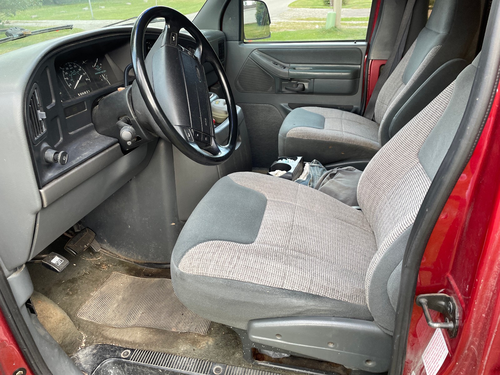 Ford-E-Series-Van-1996-Van-2