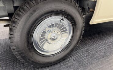 Ford-Econoline-1963-Pure-White-Brown-21