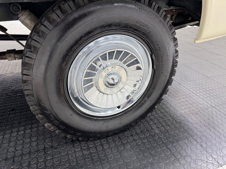 Ford-Econoline-1963-Pure-White-Brown-9