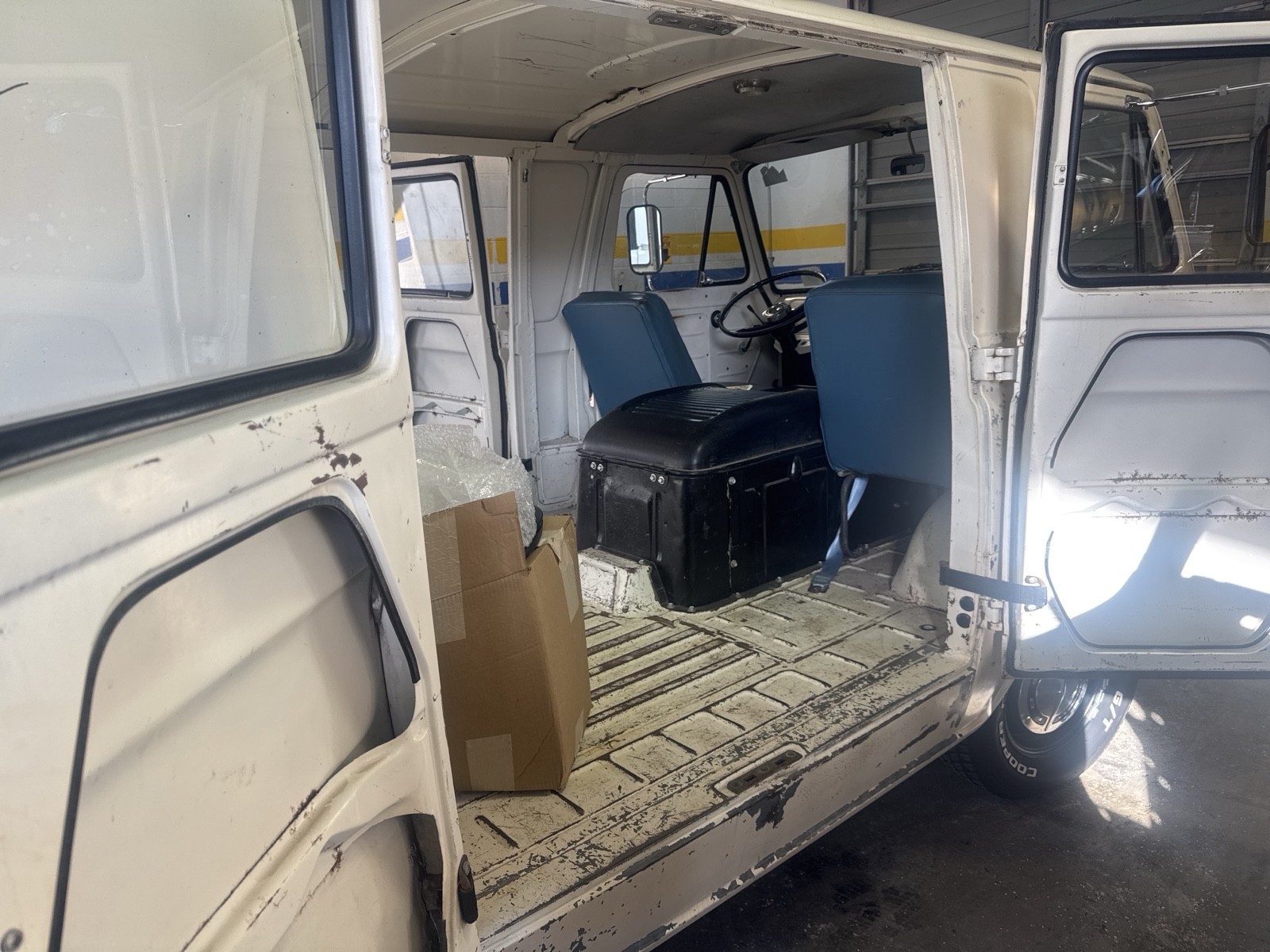 Ford-Econoline-1965-11