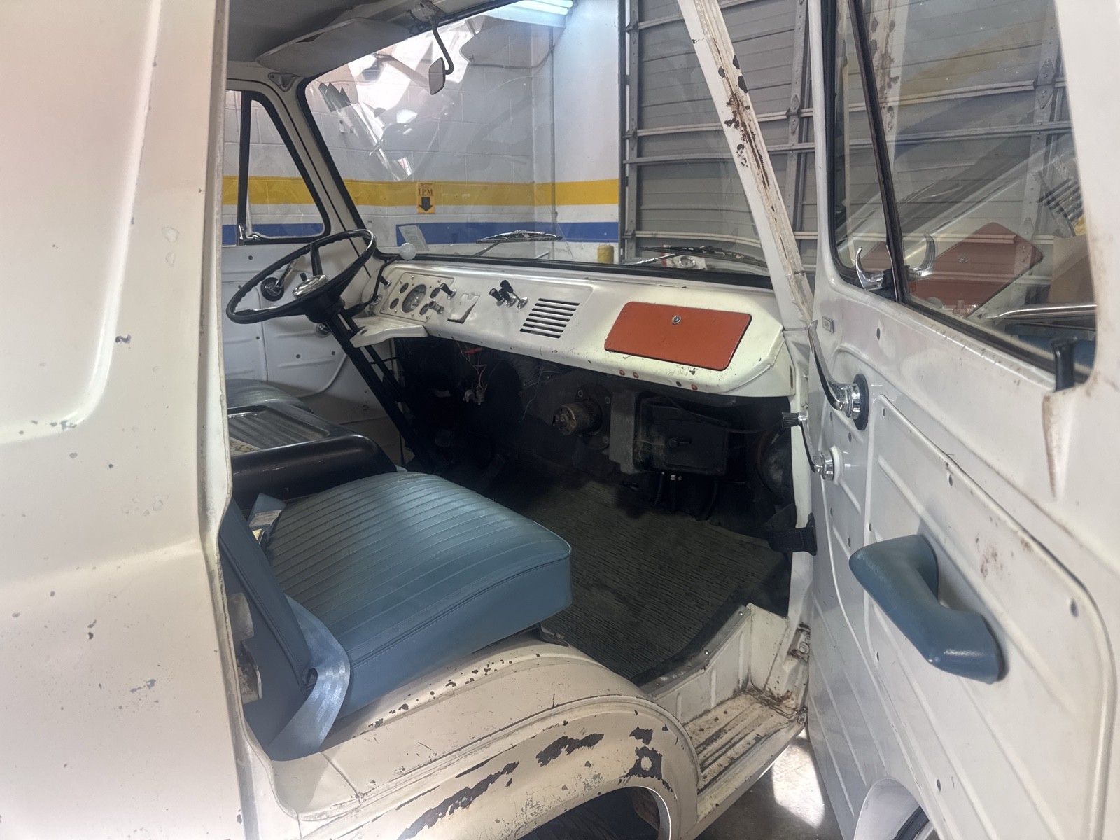 Ford-Econoline-1965-15