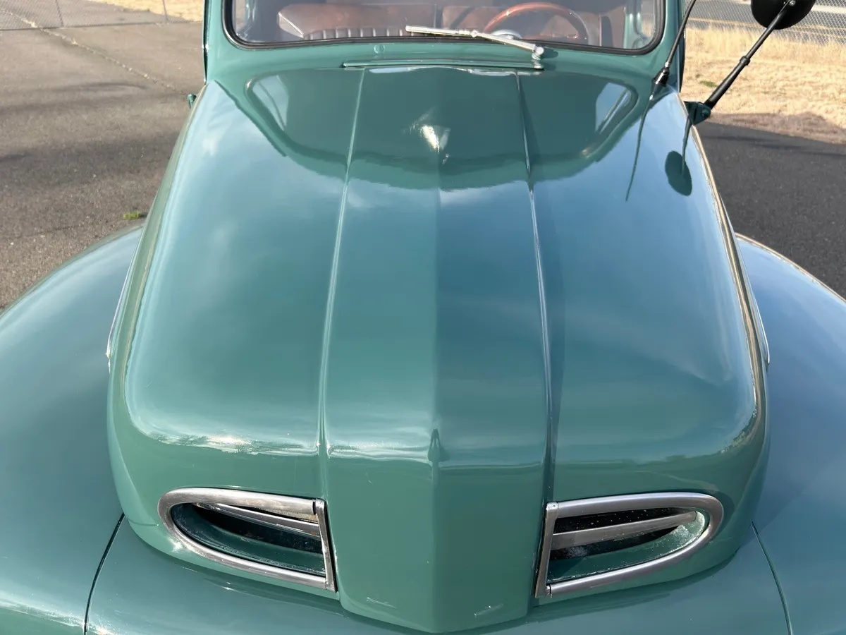 Ford-F-1-1949-Meadow-Green-Brown-1