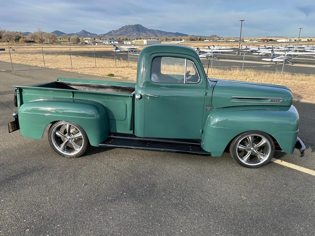 Ford-F-1-1949-Meadow-Green-Brown-13