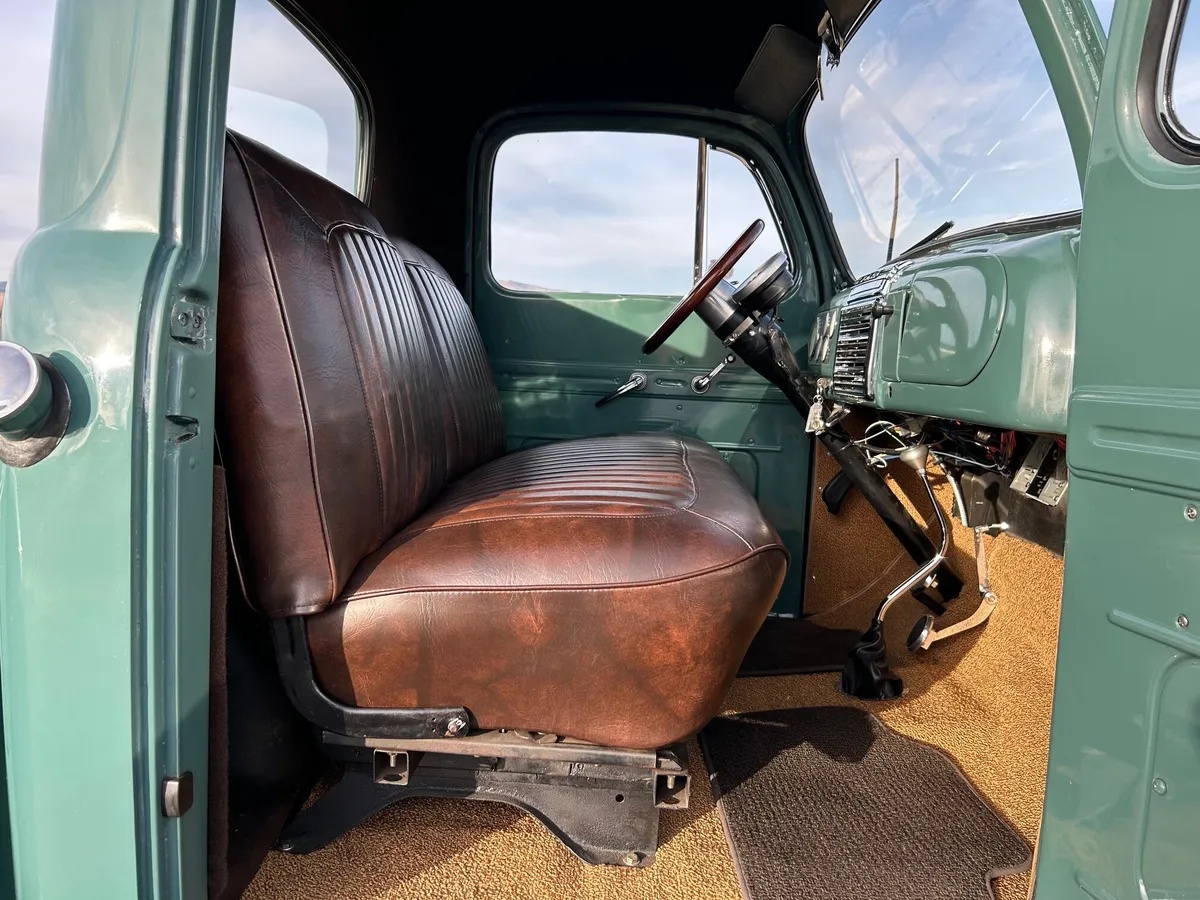 Ford-F-1-1949-Meadow-Green-Brown-15