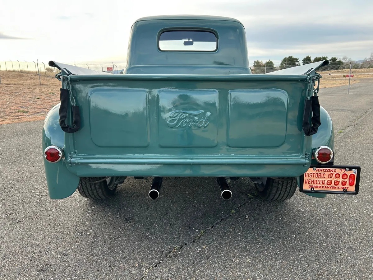 Ford-F-1-1949-Meadow-Green-Brown-16