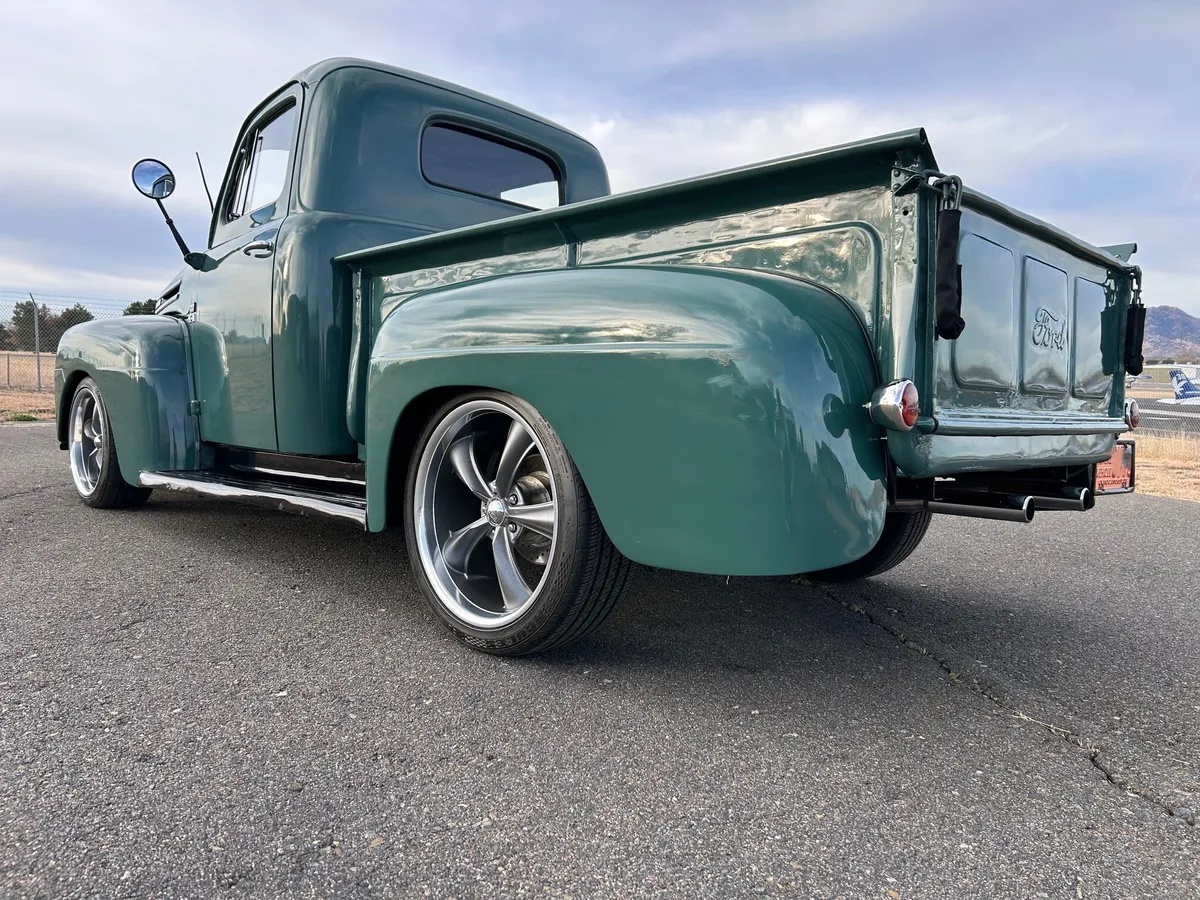 Ford-F-1-1949-Meadow-Green-Brown-3