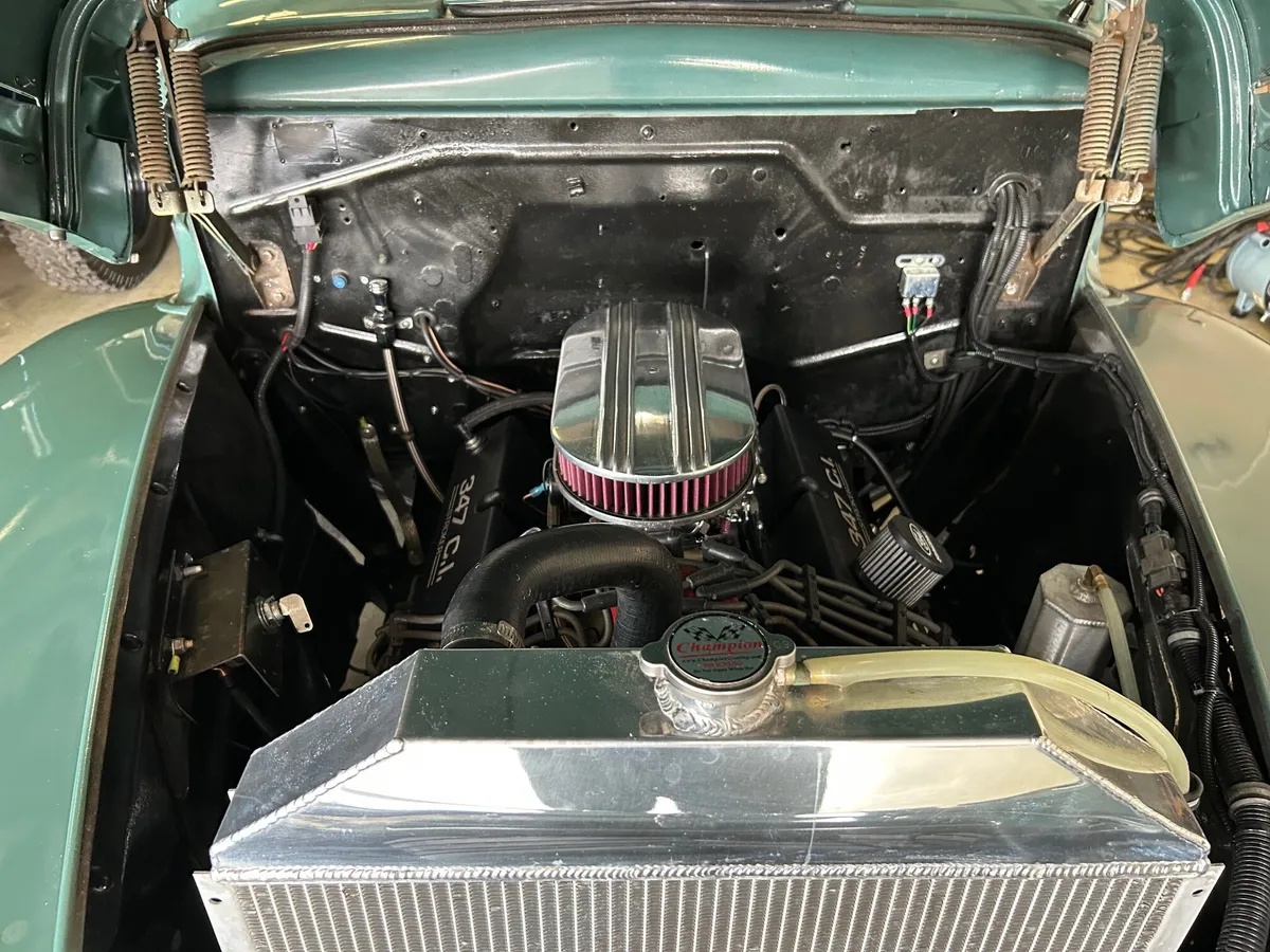 Ford-F-1-1949-Meadow-Green-Brown-8