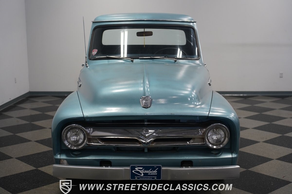 Ford-F-100-1953-Pickup-Truck-21
