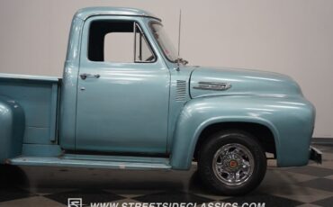 Ford-F-100-1953-Pickup-Truck-32