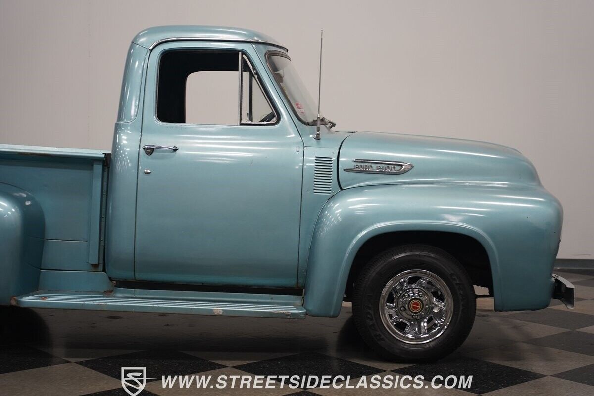 Ford-F-100-1953-Pickup-Truck-32