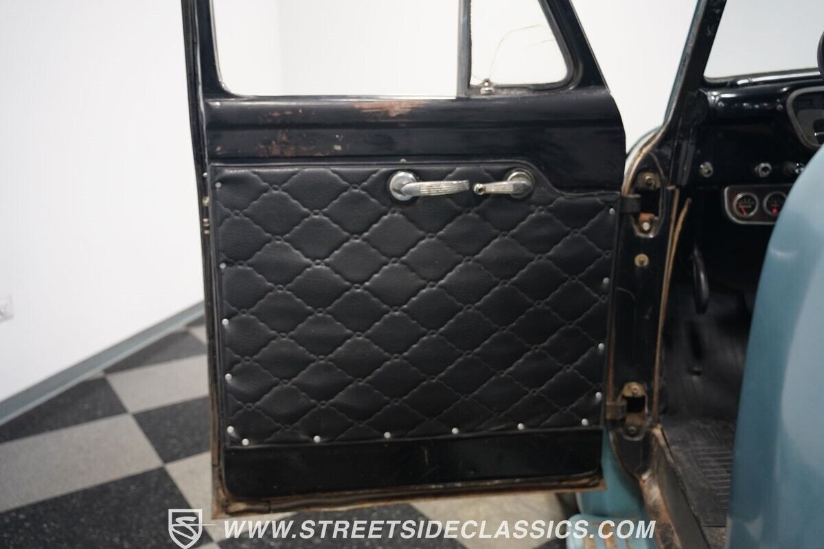 Ford-F-100-1953-Pickup-Truck-39