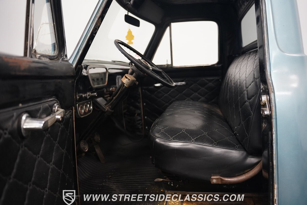 Ford-F-100-1953-Pickup-Truck-4