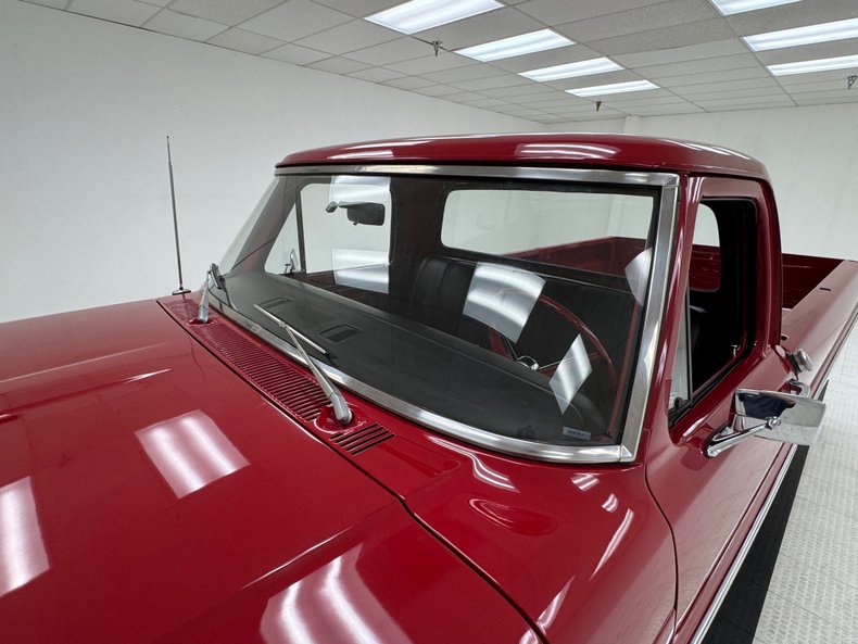 Ford-F-100-1969-Candy-Apple-Red-Black-21