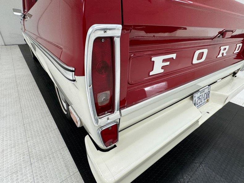 Ford-F-100-1969-Candy-Apple-Red-Black-24