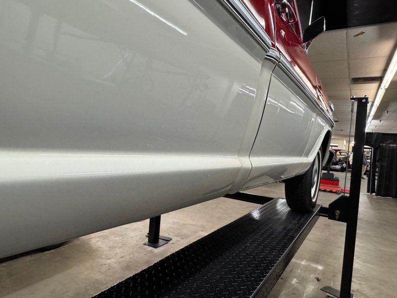 Ford-F-100-1969-Candy-Apple-Red-Black-31