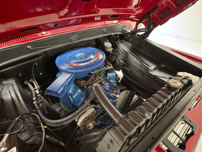 Ford-F-100-1969-Candy-Apple-Red-Black-33