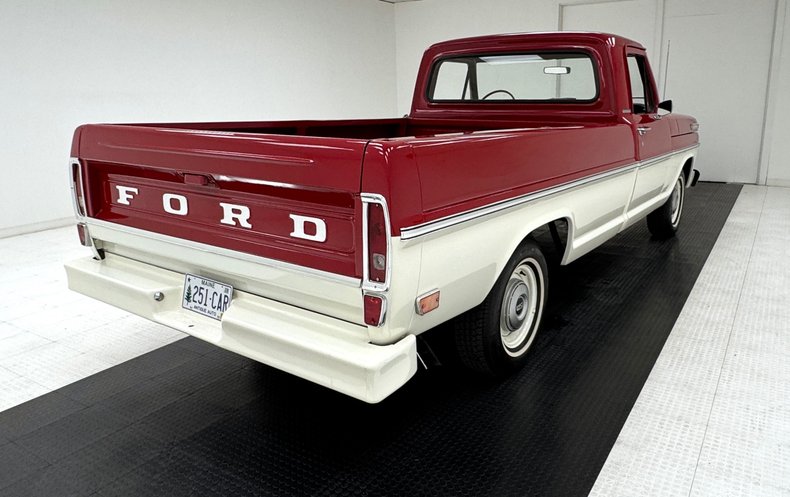 Ford-F-100-1969-Candy-Apple-Red-Black-4