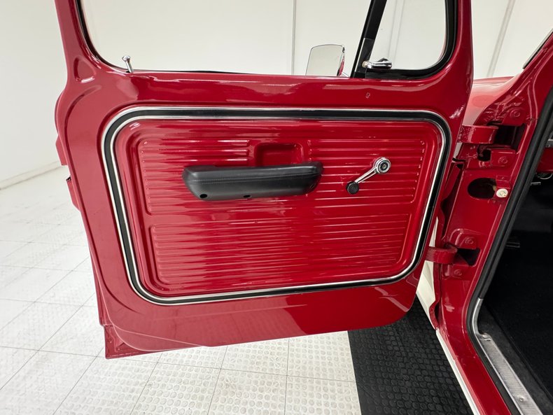 Ford-F-100-1969-Candy-Apple-Red-Black-40