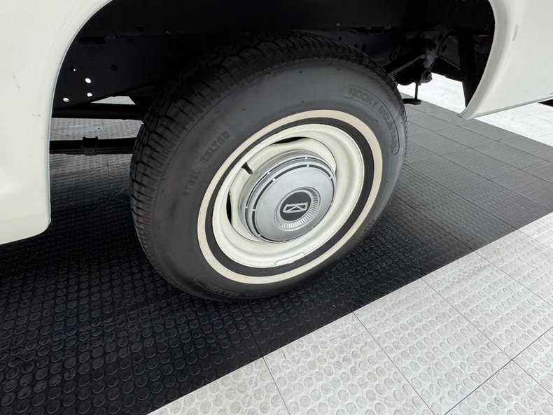 Ford-F-100-1969-Candy-Apple-Red-Black-8