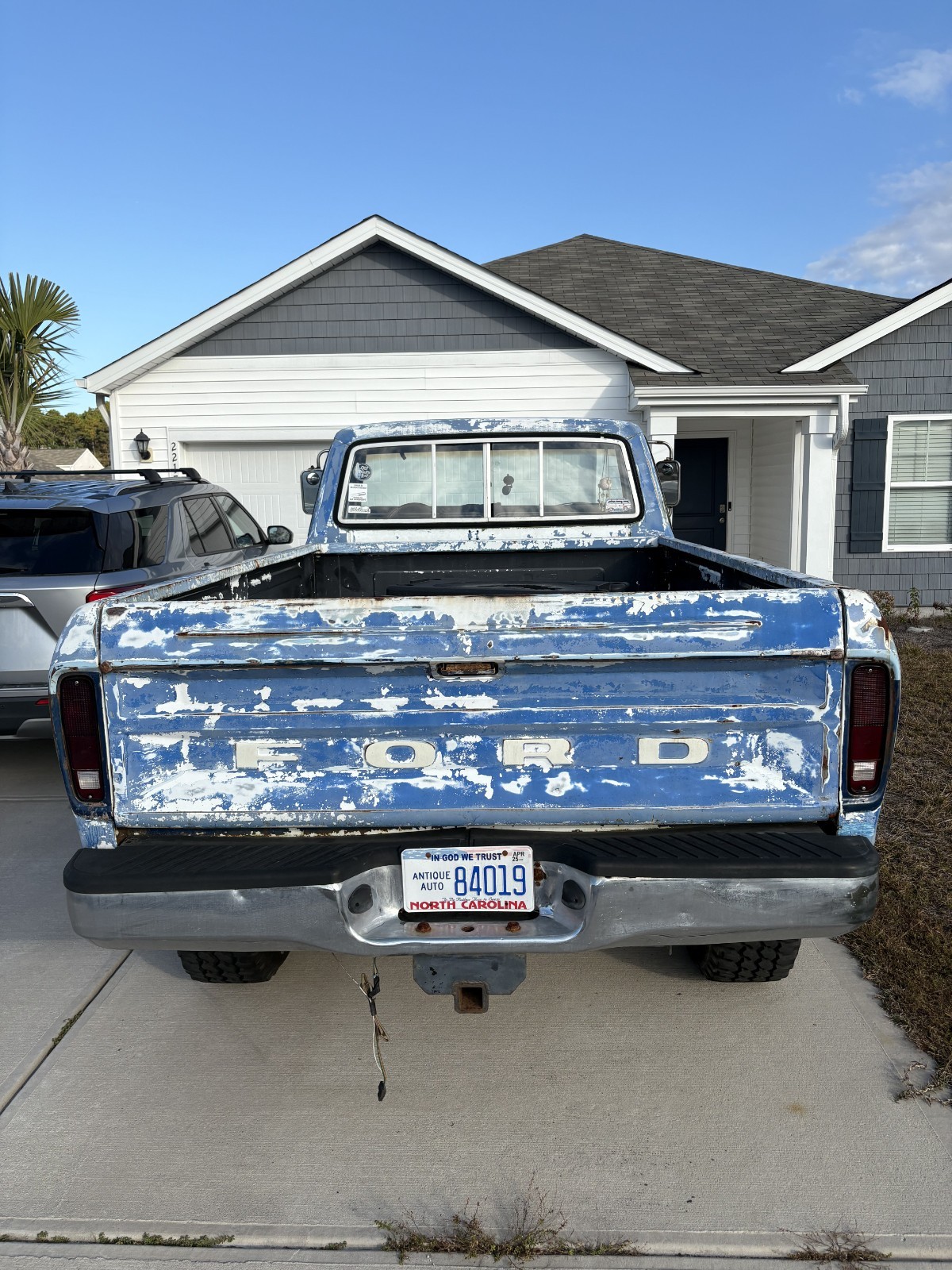Ford-F-100-1973-Standard-Cab-Pickup-3