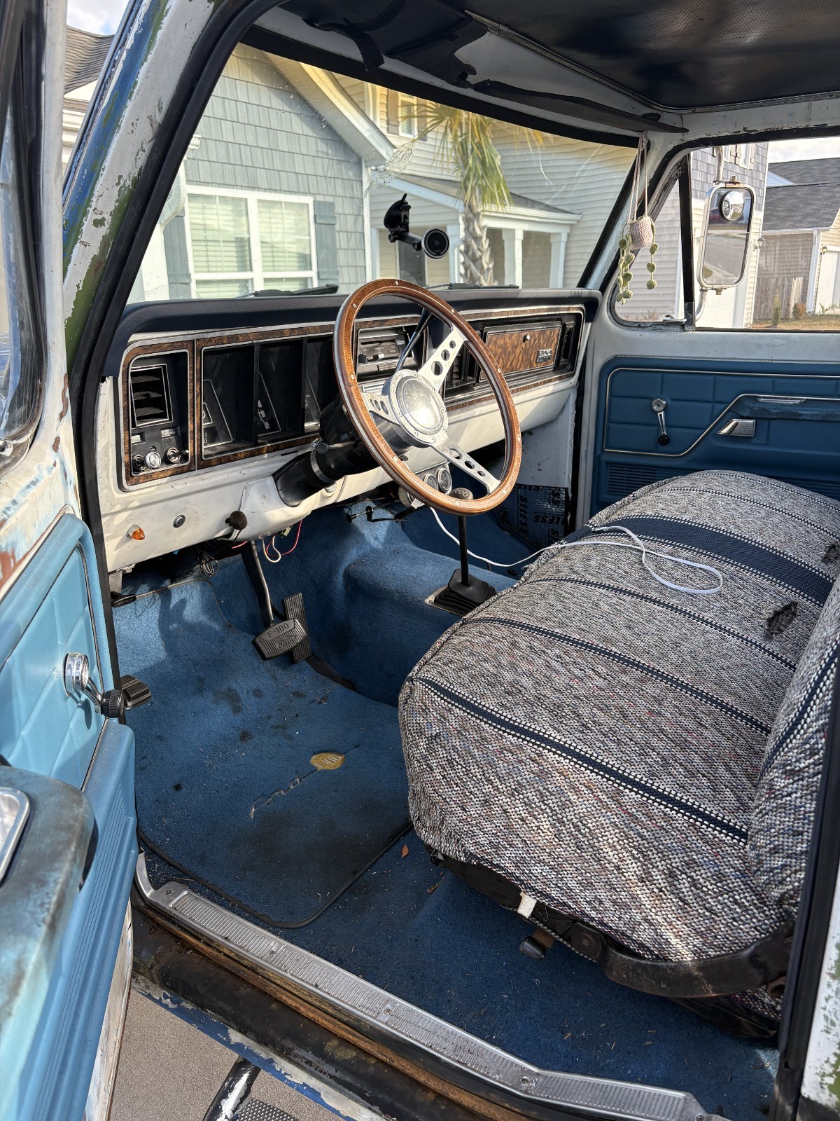 Ford-F-100-1973-Standard-Cab-Pickup-4