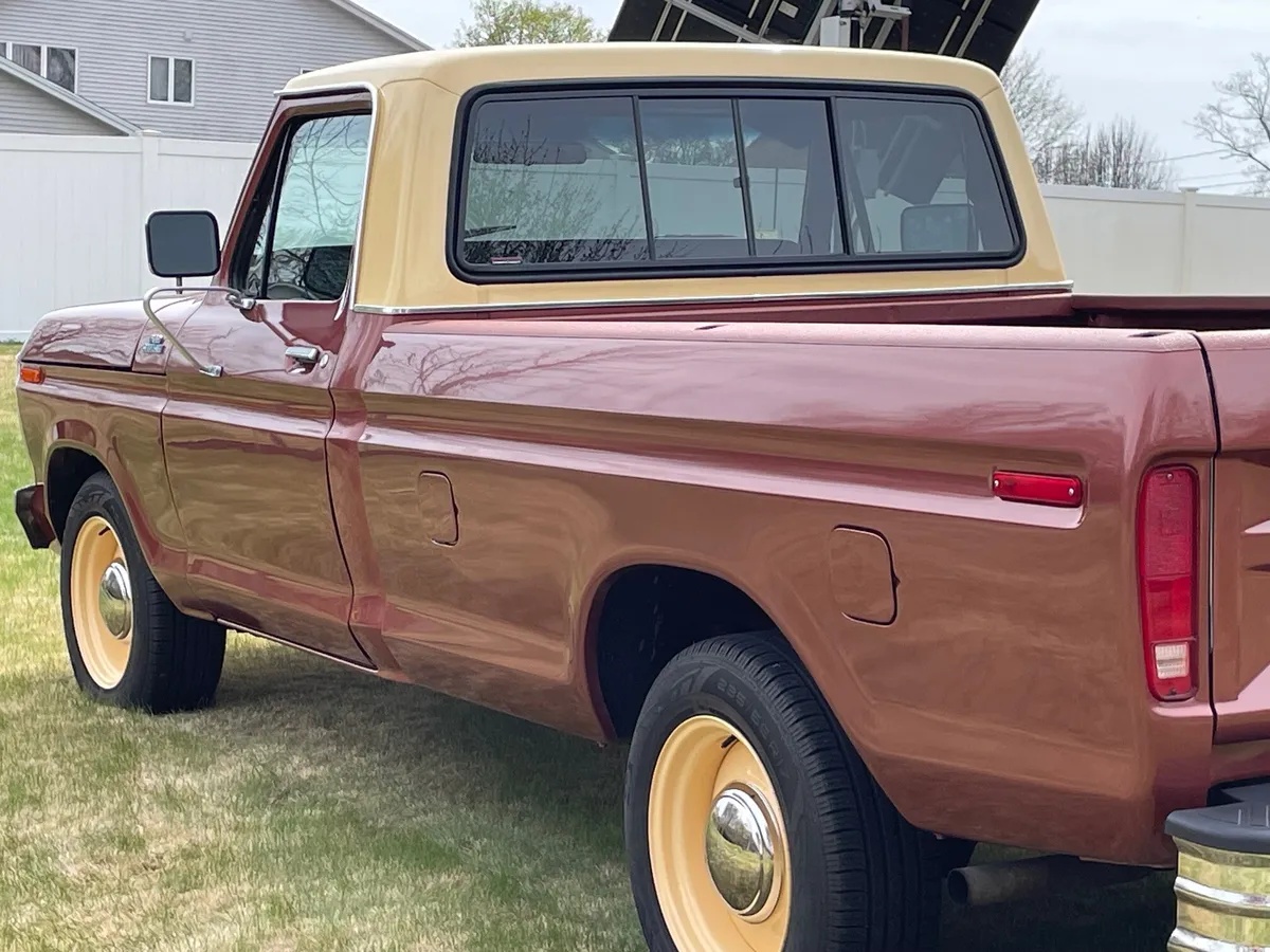 Ford-F-150-1979-Medium-Vegaro-And-Cream-Medium-Vegaro-And-Plaid-4