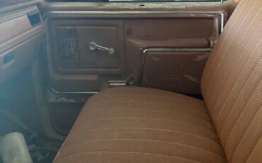 Ford-F-150-1982-Standard-Cab-Pickup-1