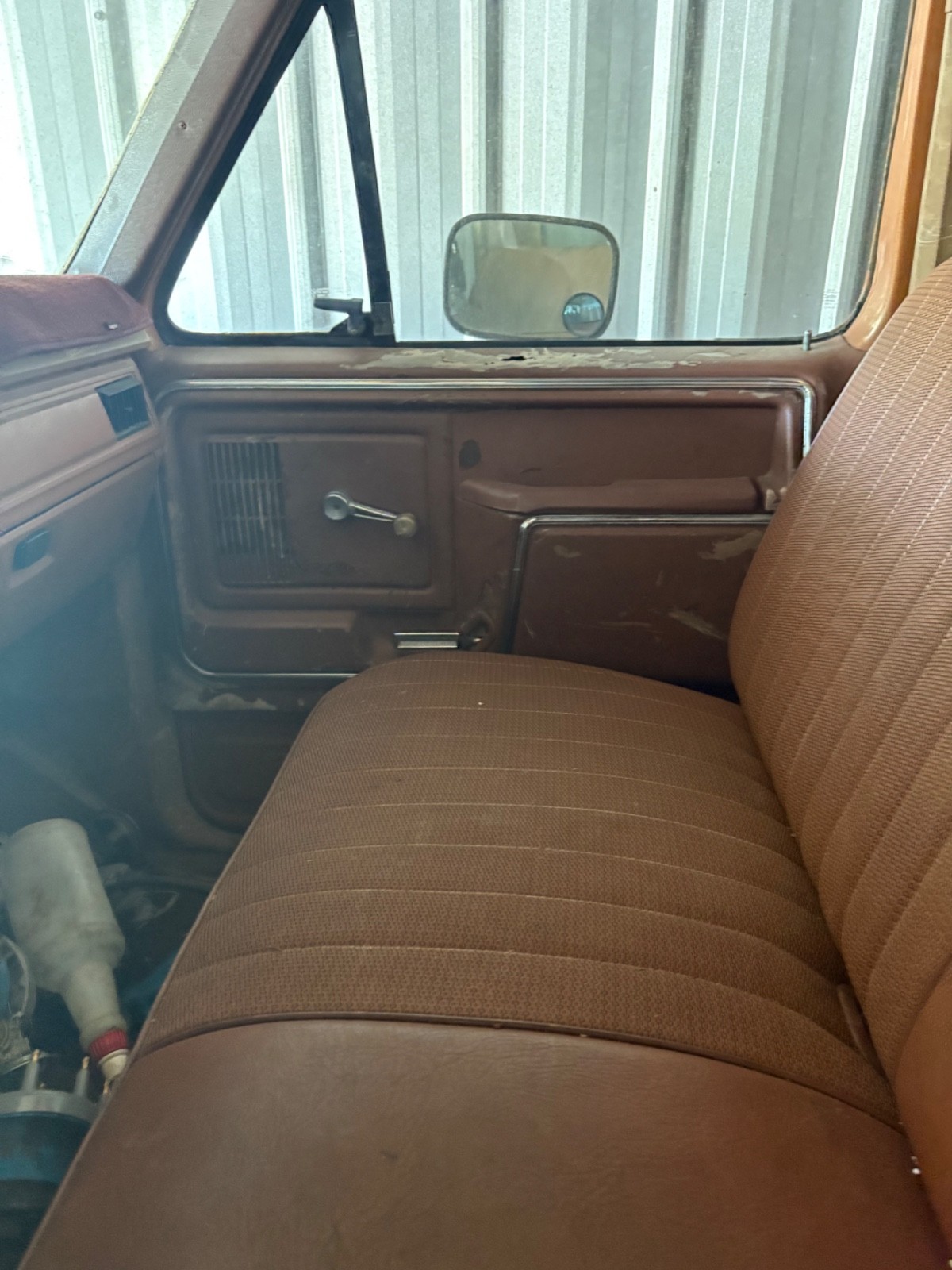 Ford-F-150-1982-Standard-Cab-Pickup-1