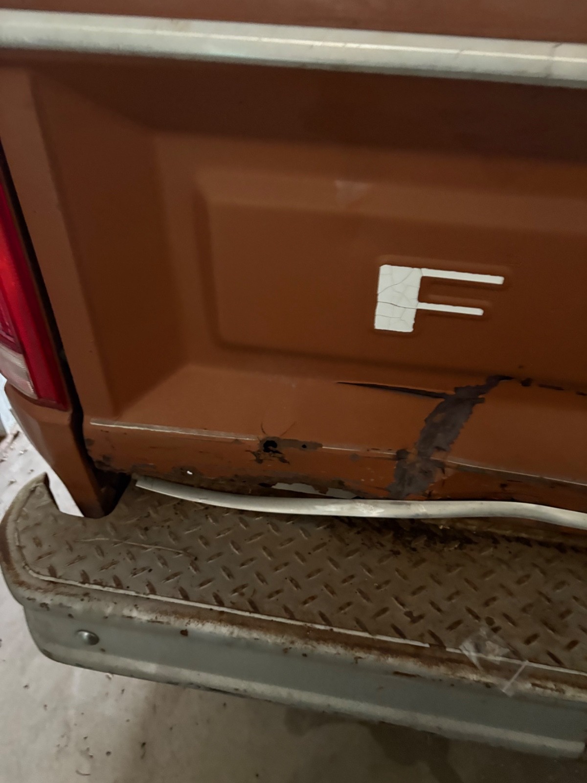 Ford-F-150-1982-Standard-Cab-Pickup-3