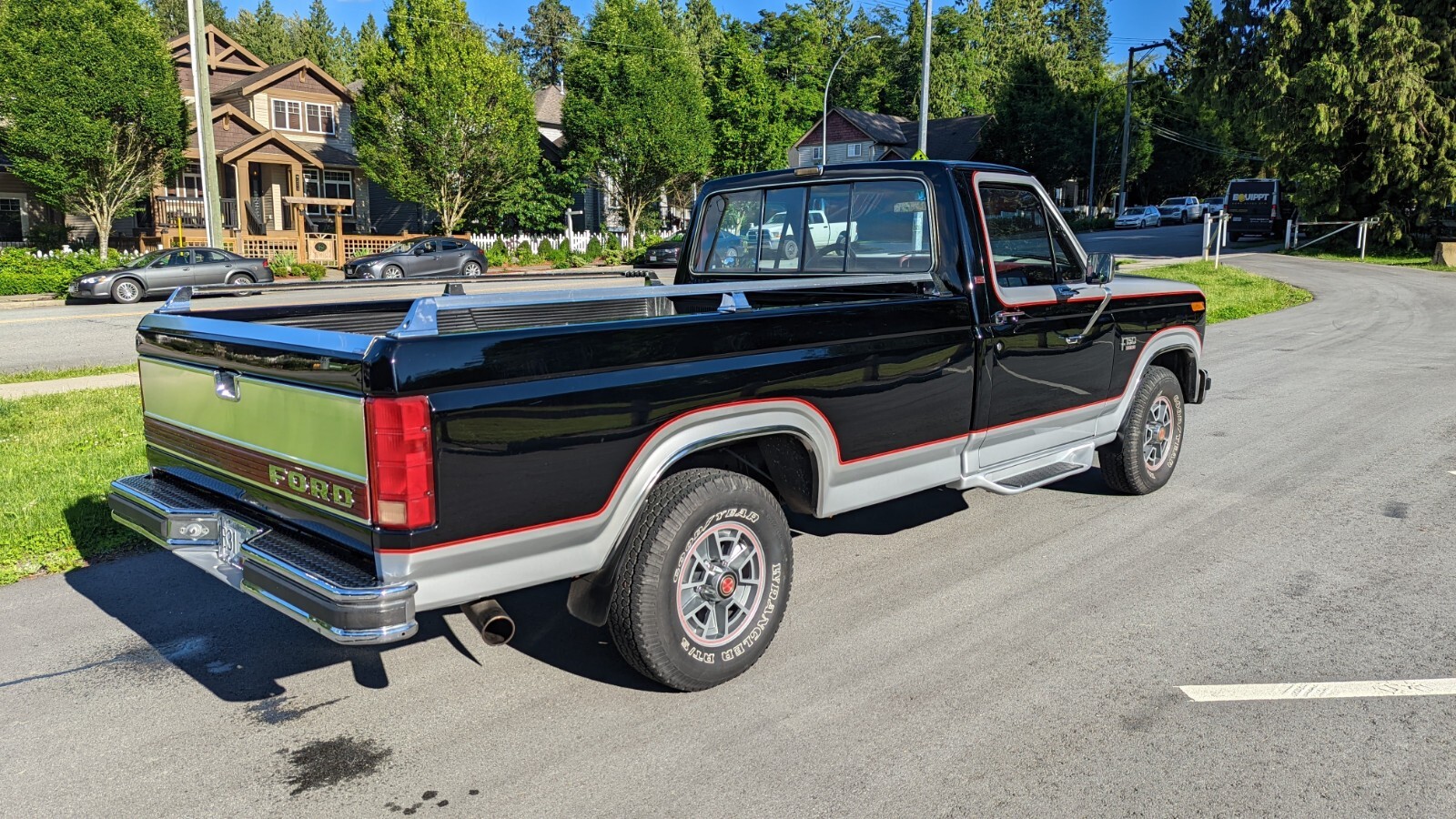 Ford-F-150-1985-Standard-Cab-Pickup-4