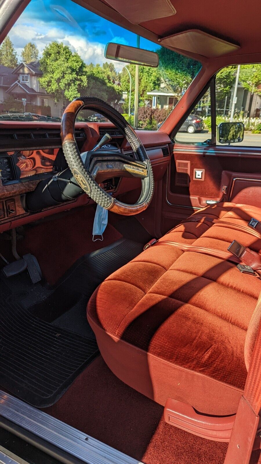 Ford-F-150-1985-Standard-Cab-Pickup-6