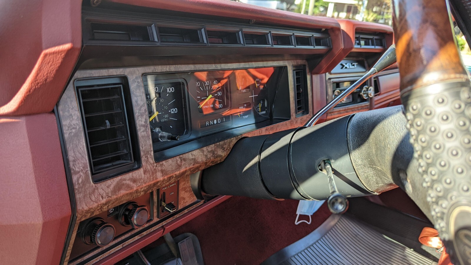 Ford-F-150-1985-Standard-Cab-Pickup-8