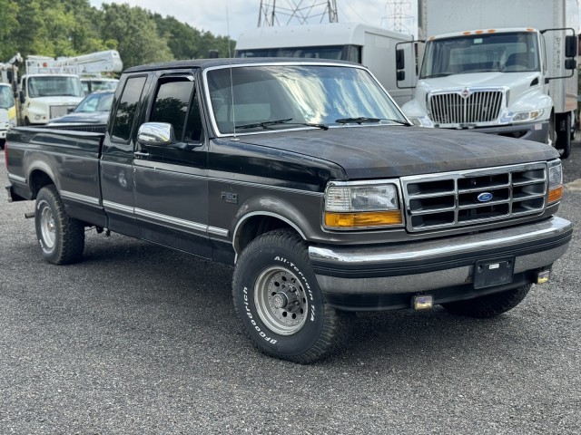 Ford-F-150-1993-Pickup-Truck-1