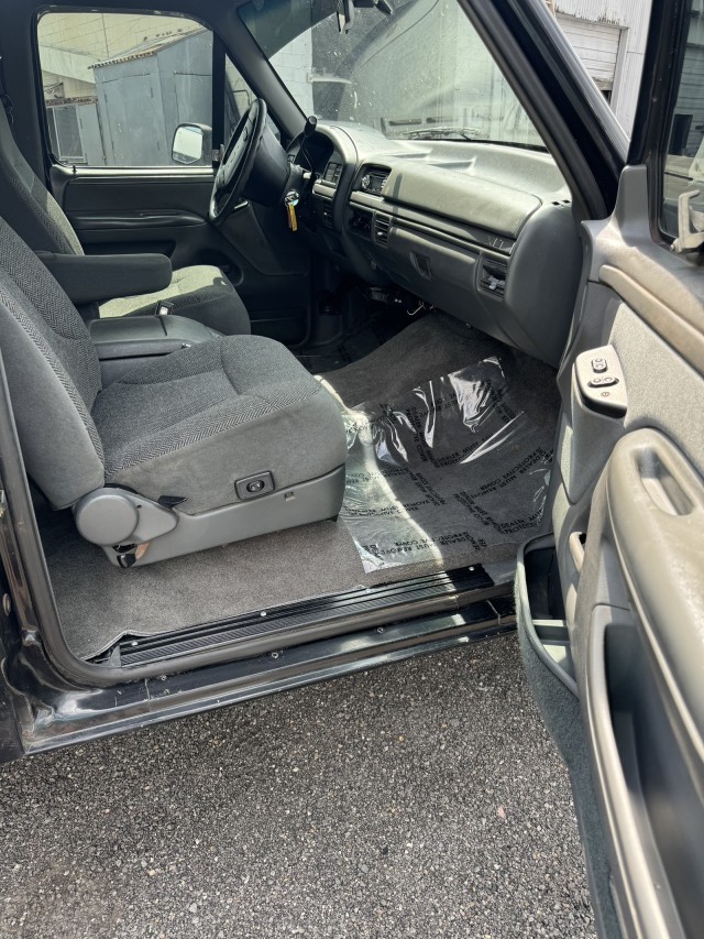 Ford-F-150-1993-Pickup-Truck-11