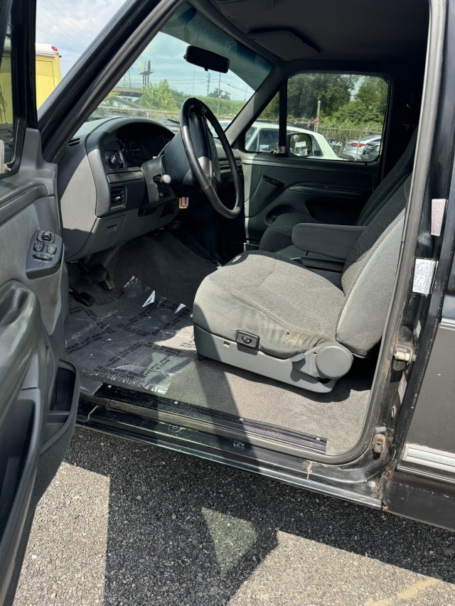 Ford-F-150-1993-Pickup-Truck-5