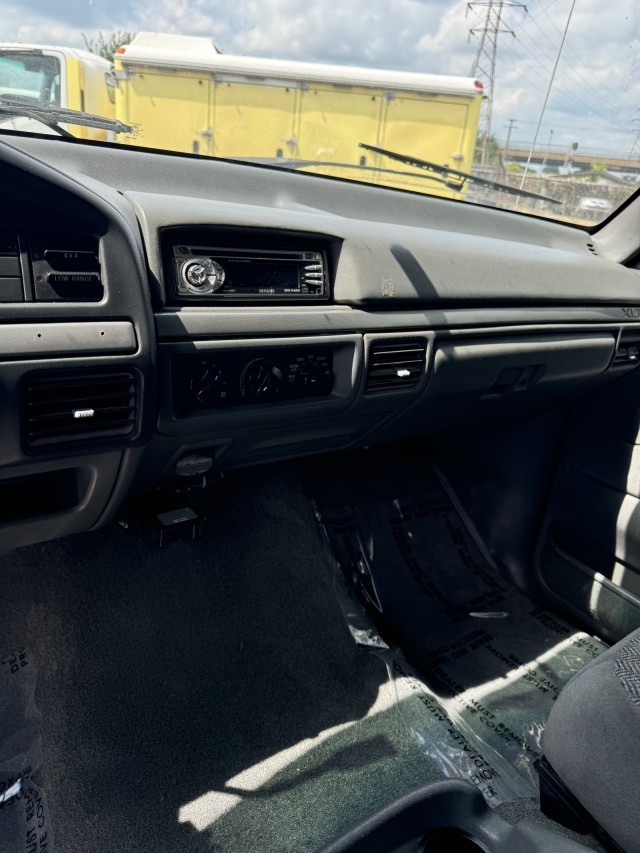 Ford-F-150-1993-Pickup-Truck-6