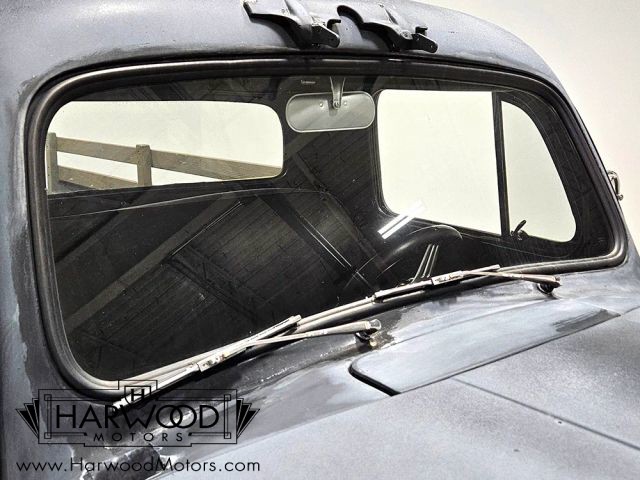 Ford-F-2-1951-Pickup-26