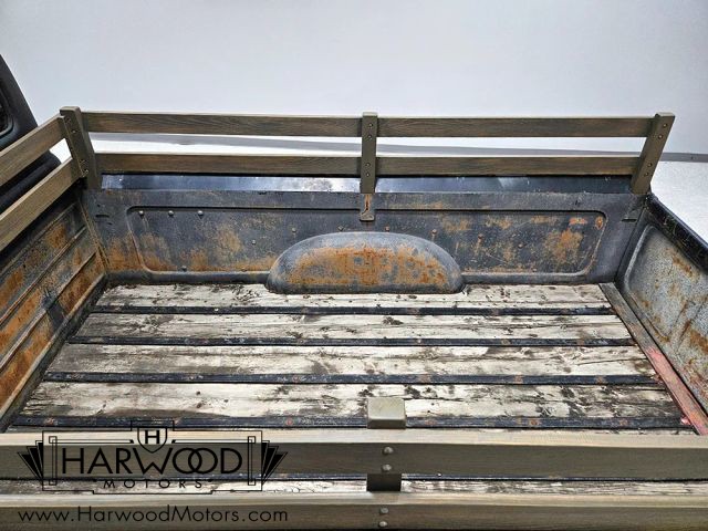 Ford-F-2-1951-Pickup-31