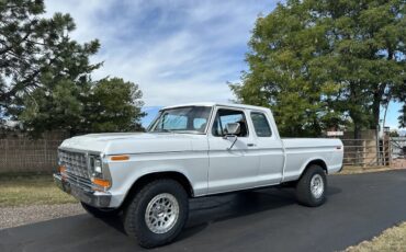 Ford-F-250-1975-Performance-White-Black-14