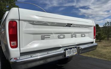 Ford-F-250-1975-Performance-White-Black-2