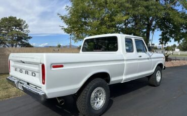 Ford-F-250-1975-Performance-White-Black-3